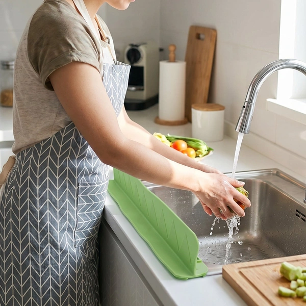 Flexible Silicone Kitchen Sink Splash Guard (48 Cm / 1 Pc)