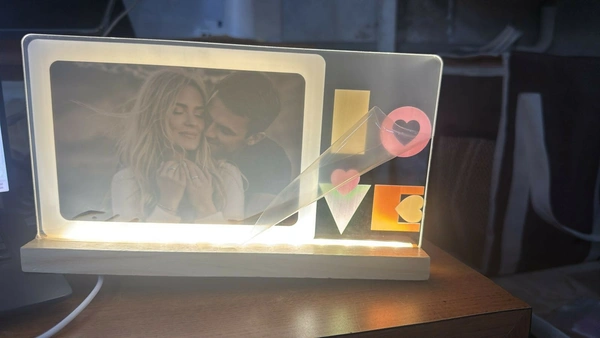 LED Love Photo Frame Lamp with Wooden Base – Romantic Decor