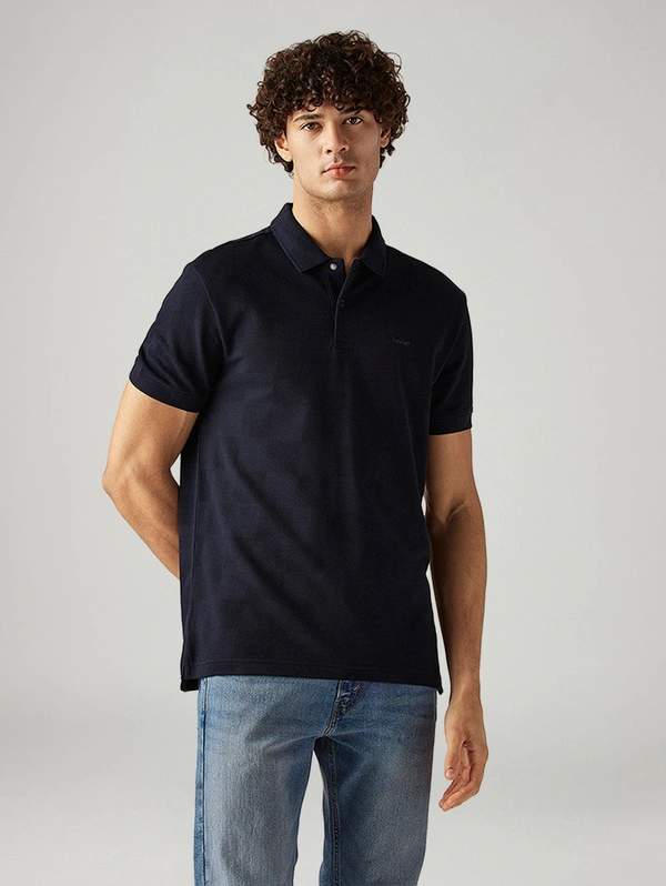 Men's Solid Slim Fit Textured T-Shirt