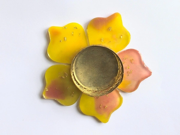 Yellow t-light flower holder 901 - 2.8", Ripe Lemon