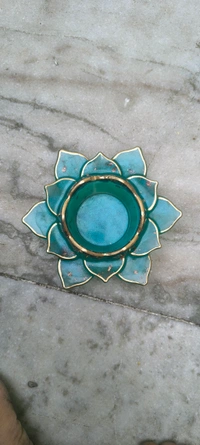 Resin Lotus T-light Holder/Candle Holder - Pine Green, 4.5" x 4.5" x 1.5"