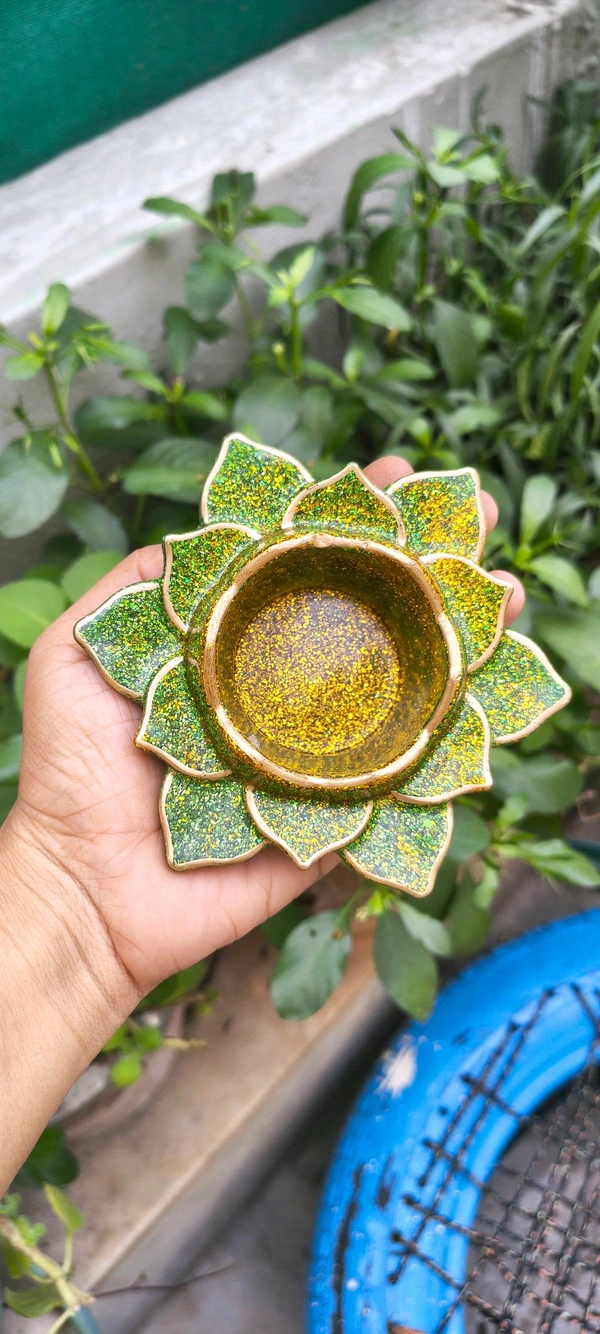 Resin Lotus T-light Holder/Candle Holder - Green, 4.5"