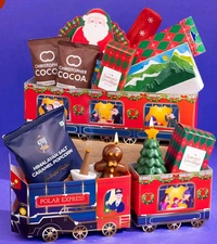 OKASHI Okashi Special Christmas Premium Hamper Box|Hot Chocolates, Caramel Popcorn, Candles, Incense, Snacks & More | Secret Santa Gift for Friends, Family & Colleagues - Christmas gifts