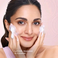 Ponds Bright Beauty Spot-Less Glow Face Wash ,200gm 
