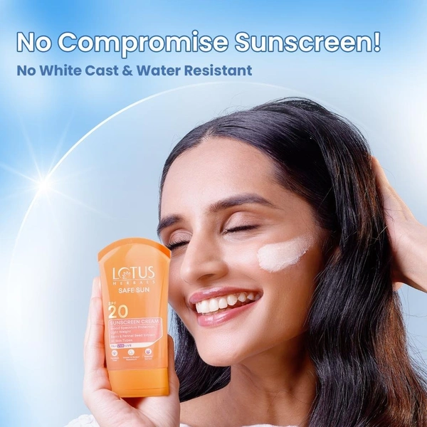 Lotus Herbals Sunscreen Cream Breezy Berry SPF 20 PA+ (50g)