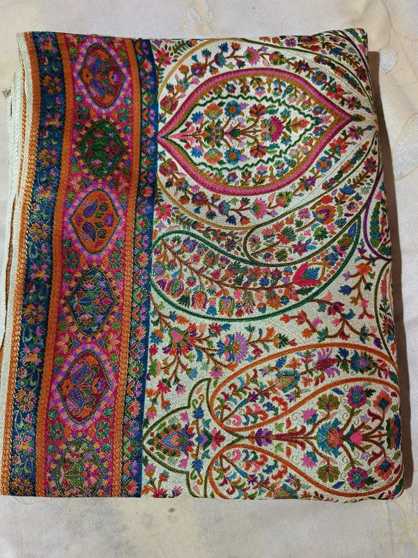 Pure lucknow Pashmina - White, 6.5 Metres With Blouse