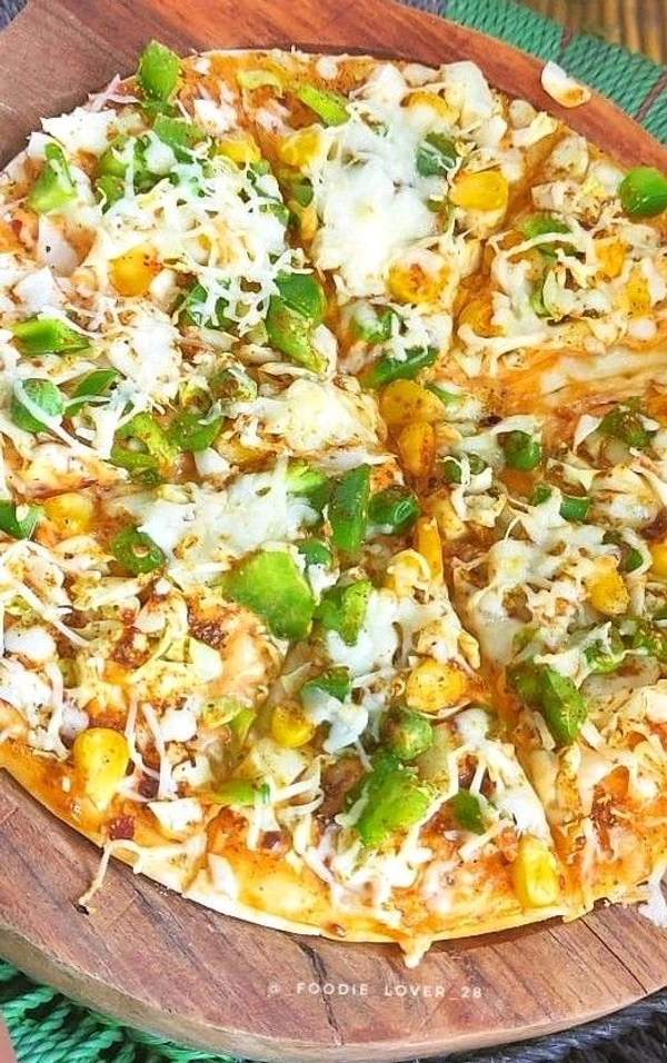 Capsicum corn cheese pizza - medium