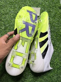 Predator Elite White And Green Low-top FG Without Lace - 7.5