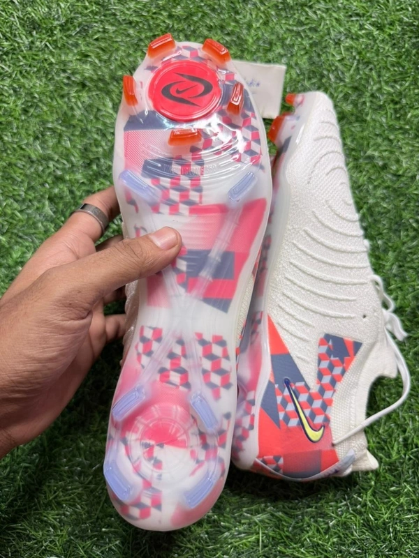 PhantomGX Luna White & Orange Low-top FG With Lace - 5.5