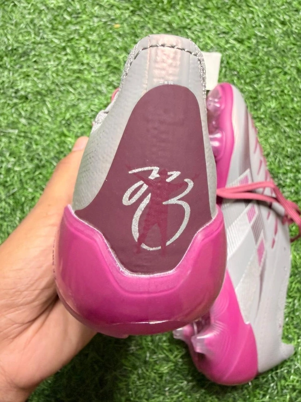 Predator Elite Grey Colour FG Low-top With Lace(Jude Bellingham) - 3.5