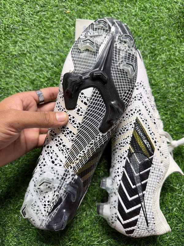 Mercurial Vapor 13 Elite MDS White And Black Low Ankle - 7.5