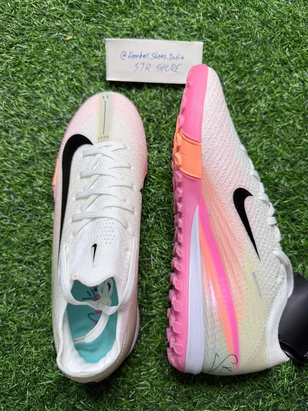 Mercurial Vapor 16 White Pink Mix AG/Turf With Lace - 5.5