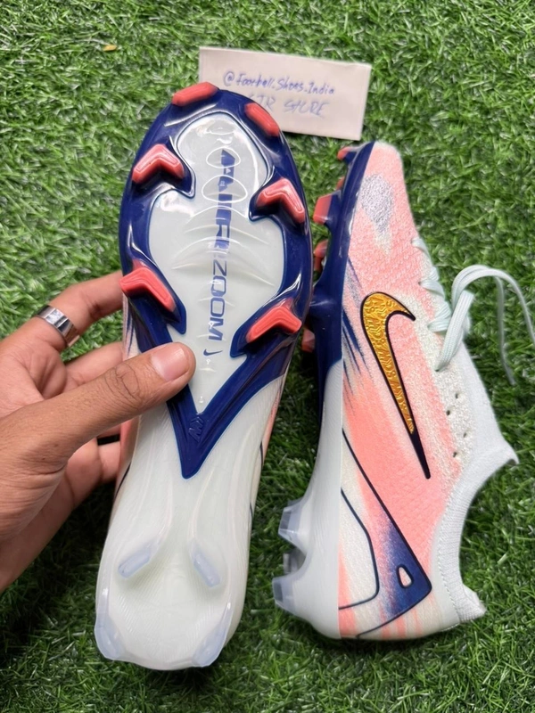 Mercurial Vapor 16 Elite Low Top CR7 Edition FG - 4.5