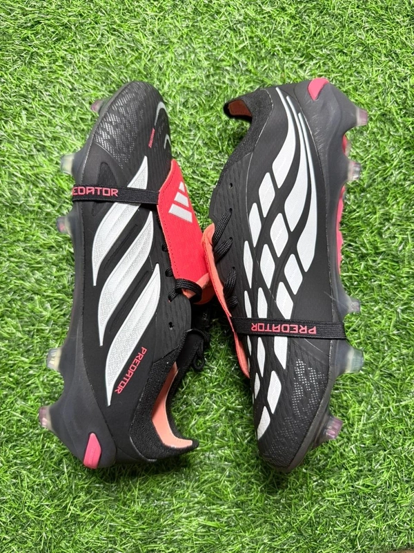 Predator Elite Foldover FG Red And Black With lace - 7.5