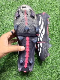 Predator Elite Foldover FG Red And Black With lace - 6.5