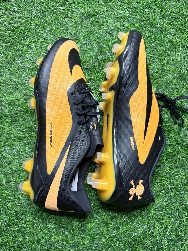 Hypervenom Phantom 3 Orange & Black Low-top FG With Lace - 6