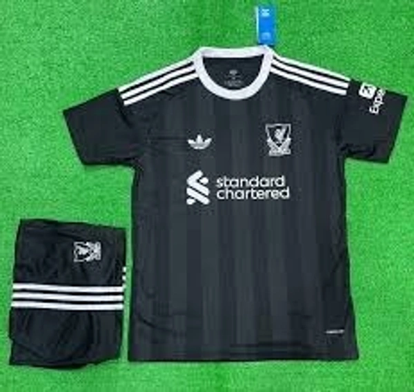 Liverpool FC 25/26 Goalkeeper Kit Fan Edition With Short - S