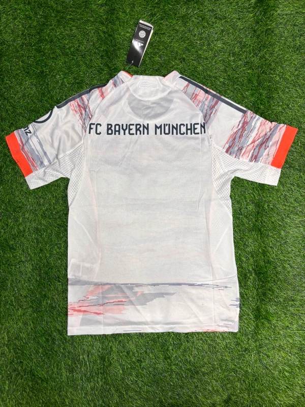 Bayern Munich 25/26 Away Player Edition Half Sleeve - M