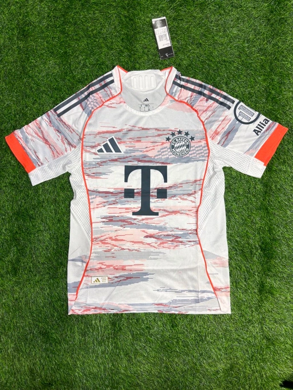 Bayern Munich 25/26 Away Player Edition Half Sleeve - XL