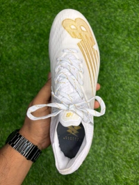 Furon V6+ Pro White & Gold Colour FG With Lace - 6.5