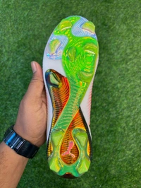 Future 8 Ultimate White And Orange FG With Lace - 7.5