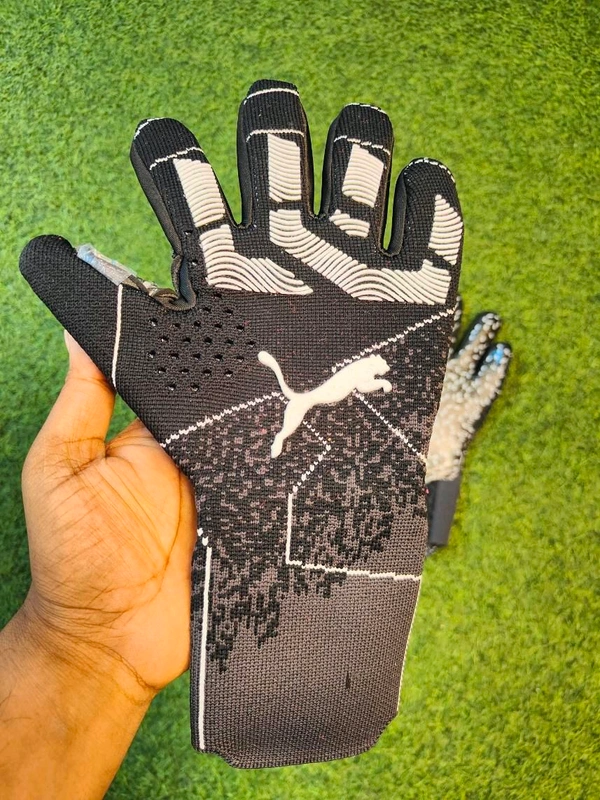 Future Black Colour Match Gloves - 9