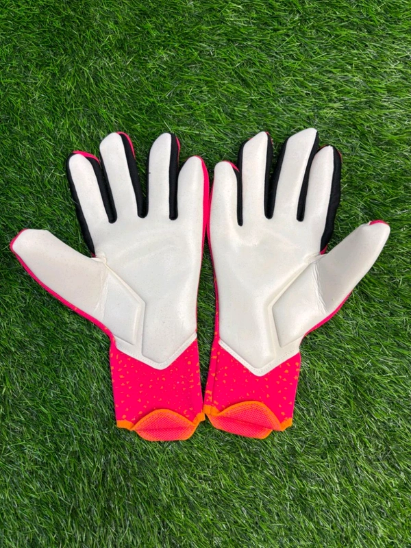 Future Ultimate Pink GK Gloves - 9