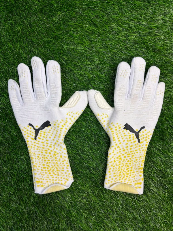 Future Ultimate White GK Gloves - 10