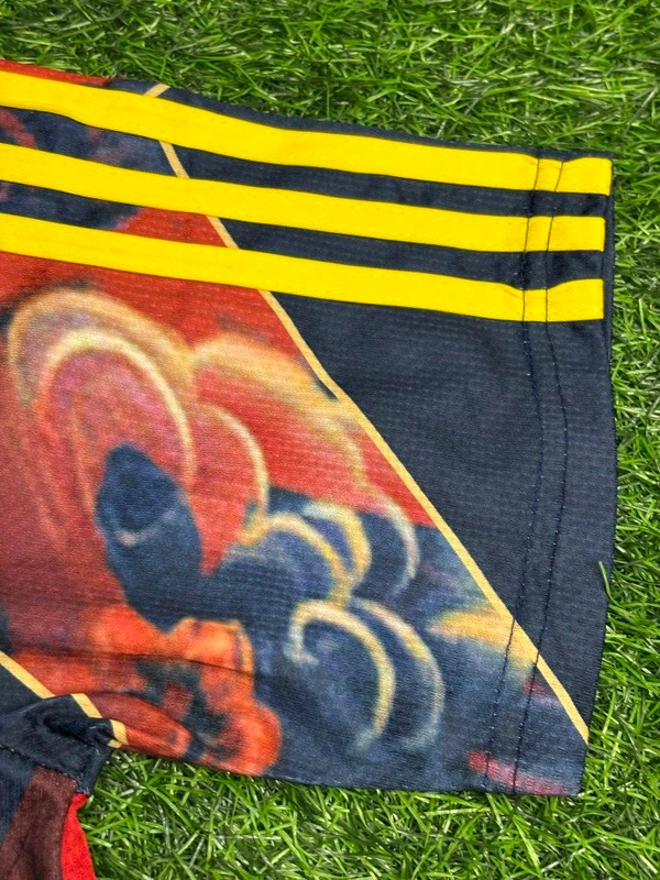 Manchester United 25/26 Special Kit Fan Edition With Short - XL