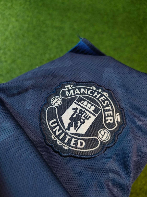 Manchester United Away Navy Blue Colour Jersey Set - S