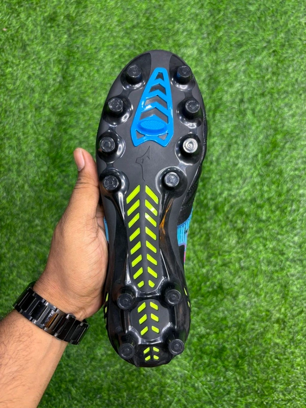 Mizuno Neo Black Colour Low-top FG With Lace - 9