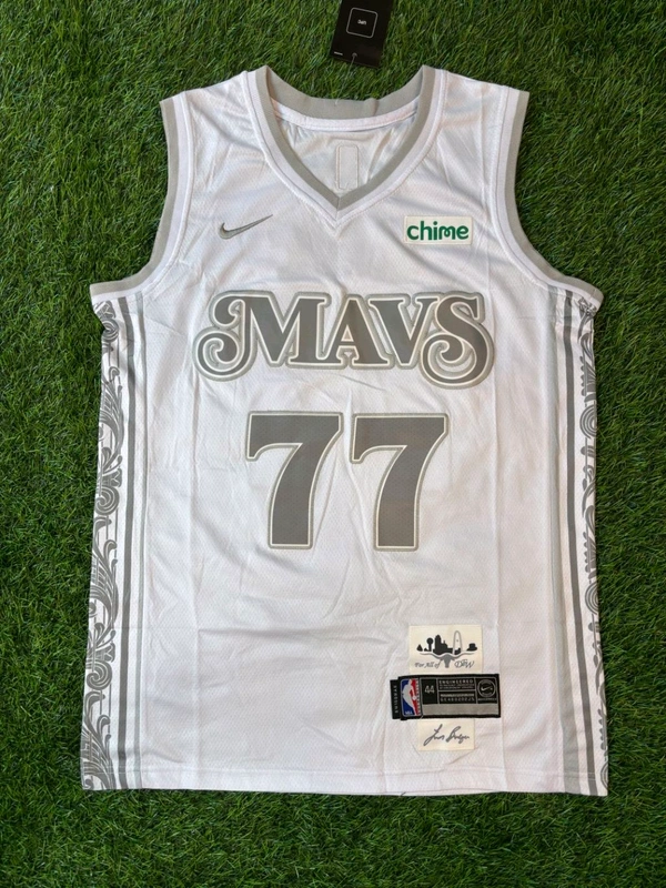 NBA Luka Doncic Dalls White - Doncic 77 - M