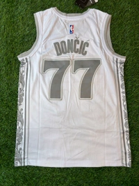 NBA Luka Doncic Dalls White - Doncic 77 - L