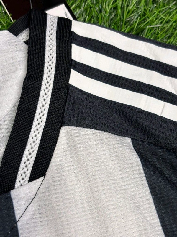 Newcastle United 24/25 Home Player Edition - S