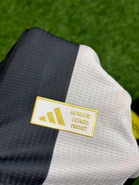 Newcastle United 24/25 Home Player Edition - S