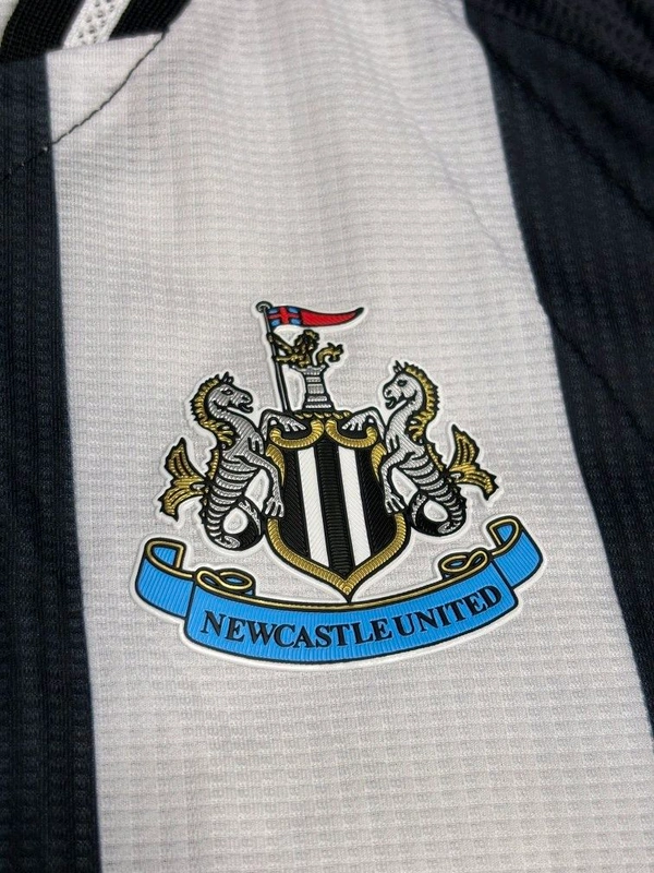 Newcastle United 24/25 Home Player Edition - L
