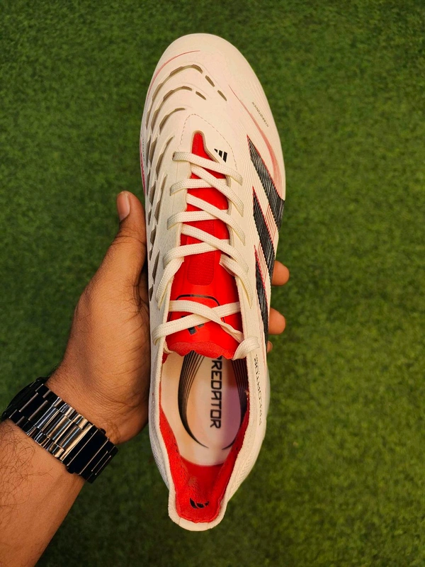 Predator Elite FG Cream Colour Low-top With Lace - 6