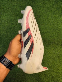 Predator Elite FG Cream Colour Low-top With Lace - 6