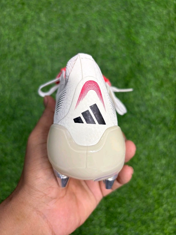 Predator Foldover Elite Cream Colour SG With Lace(Metal Changer) - 6.5