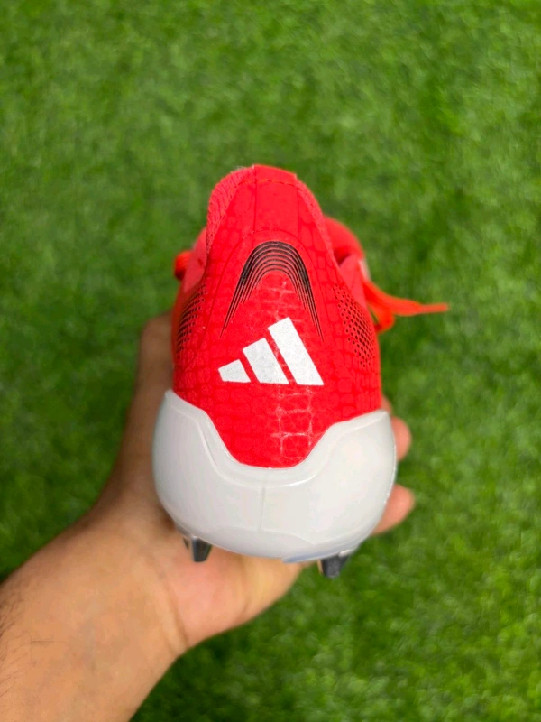 Predator Foldover Elite Red SG With Lace(Metal Changer) - 7.5