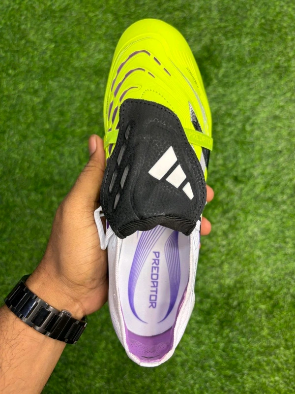 Predator Foldover Elite White Green Colour FG - 8