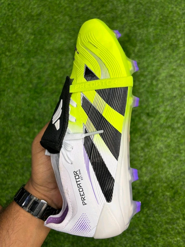 Predator Foldover Elite White Green Colour FG - 9.5