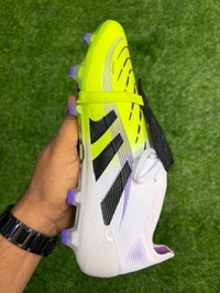 Predator Foldover Elite White Green Colour FG - 9.5