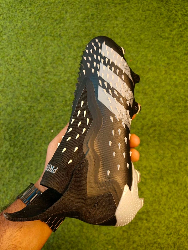 Predator Freak High-Top Without Lace Black Colour - 6.5