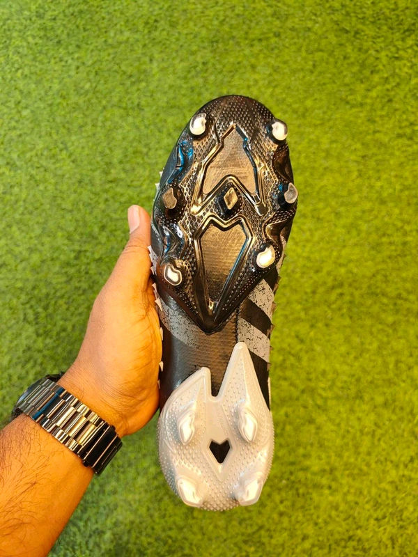 Predator Freak High-Top Without Lace Black Colour - 6.5