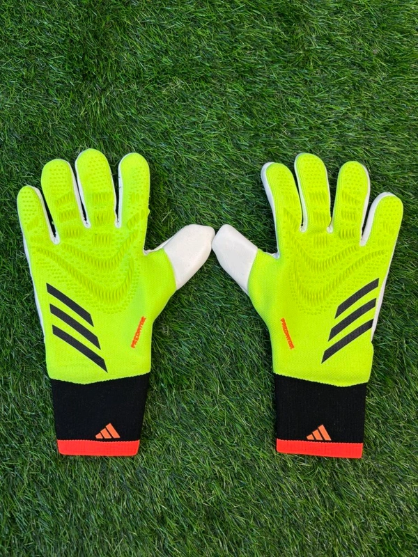 Predator Light Green And White GK Gloves - 9