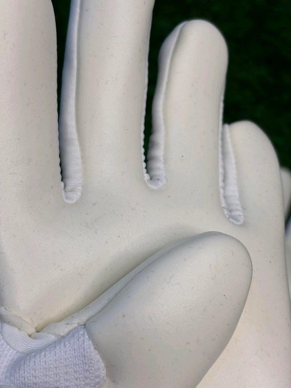 Predator White GK Gloves - 10