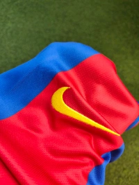 Retro Barcelona 2004-05 Home Jersey - S