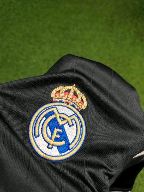 Retro Madrid 2006-07 Away Half Sleeve - XXL