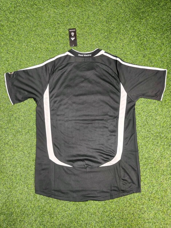 Retro Madrid 2006-07 Away Half Sleeve - XXL